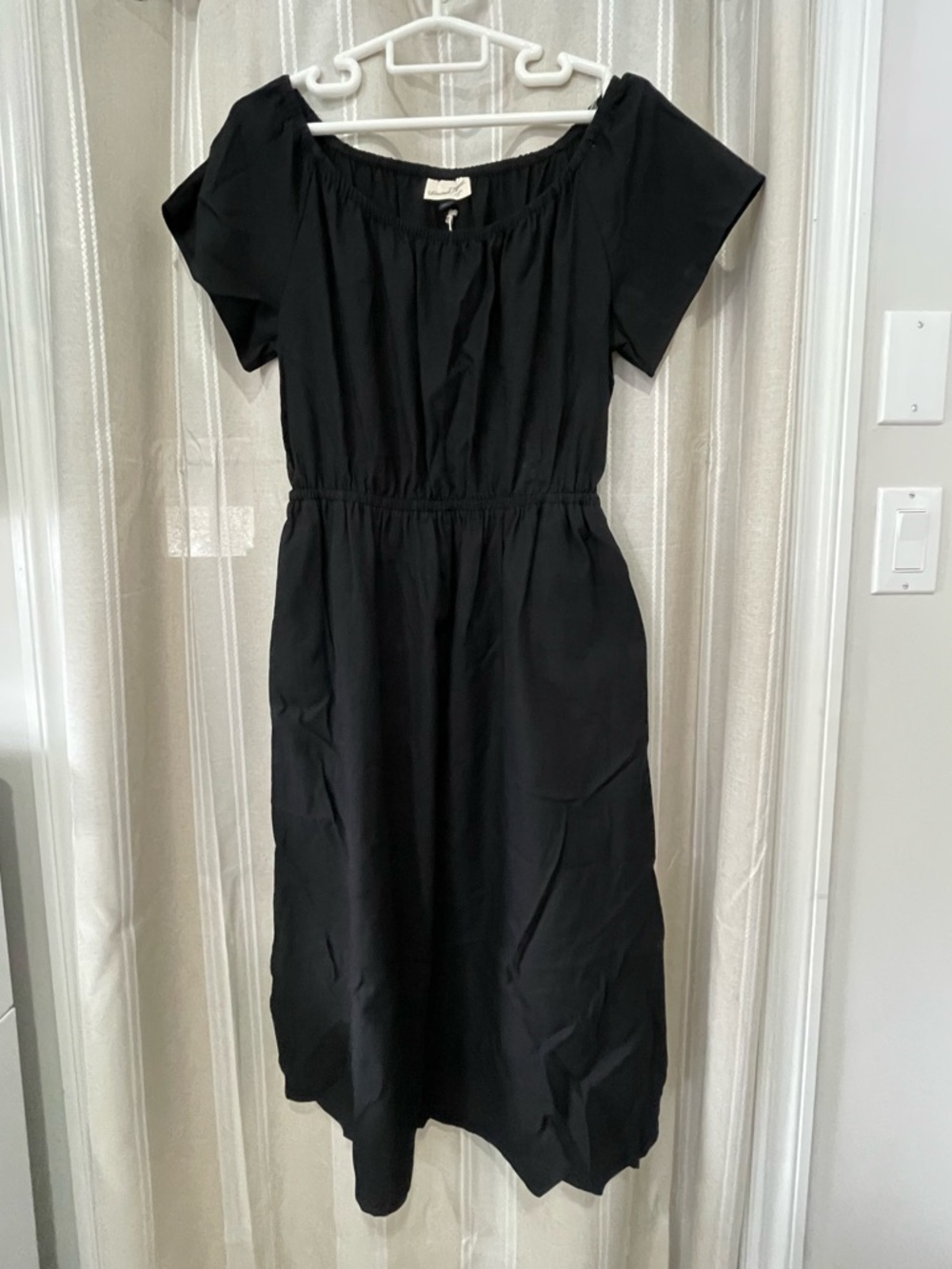 Black Women's Short Sleeve Midi Dress